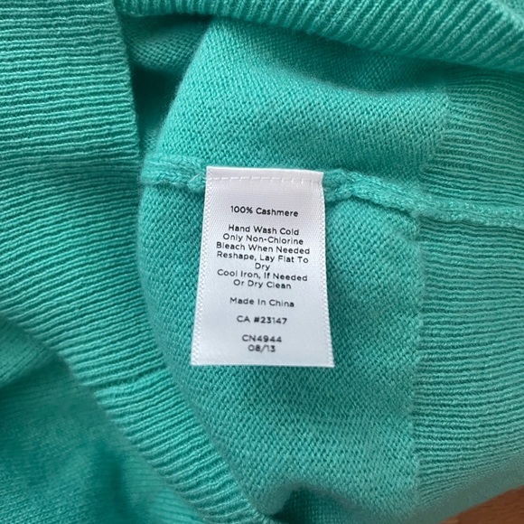 Talbots 100% pure cashmere turtleneck size XS - Picture 5 of 8